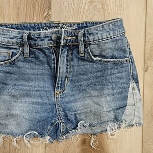 Universal Thread Women's Blue Denim Shorts